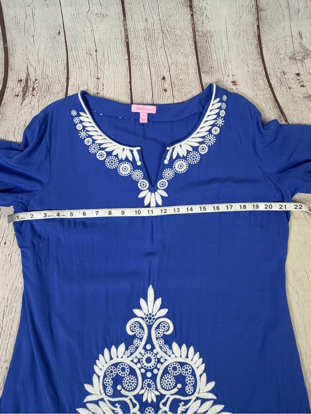 LILLY PULITZER Charlotte blue embroidered split-neck flowy tunic top, size L - Picture 11 of 12